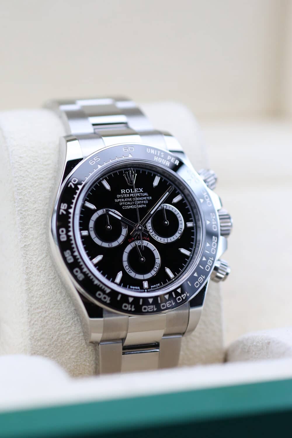 Rolex 126500LN Black DAYTONA 40mm 2023 - Image 3