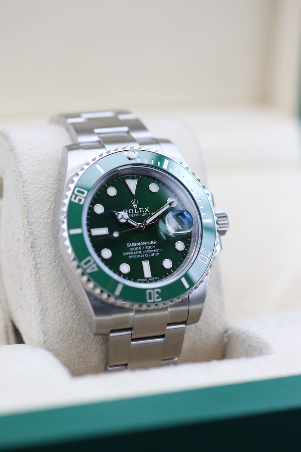 Rolex 116610LV Green SUBMARINER  40mm 2017 HULK - Image 3