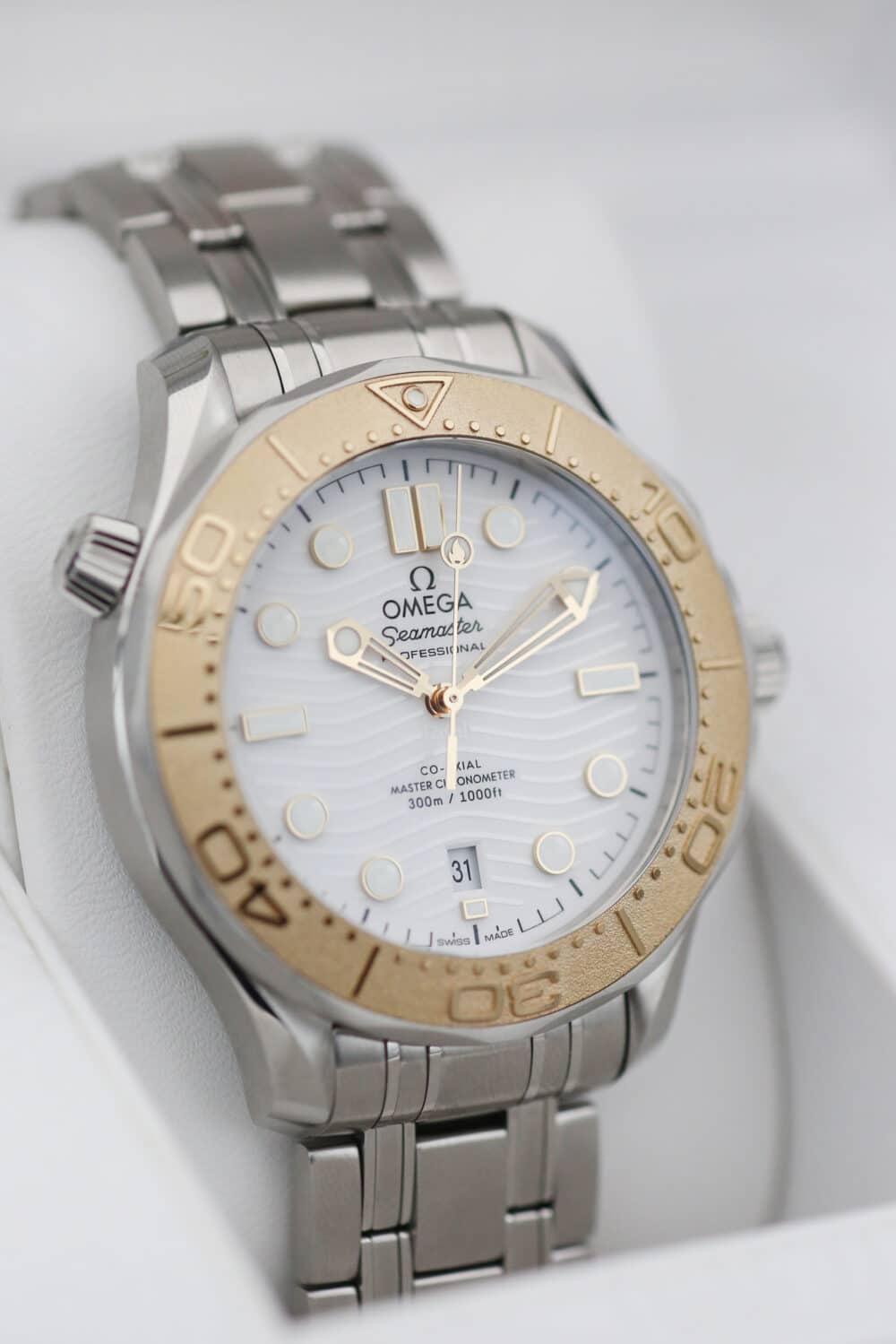 Omega 52221422004001 White SEA MASTER  40mm 2024 - Image 7