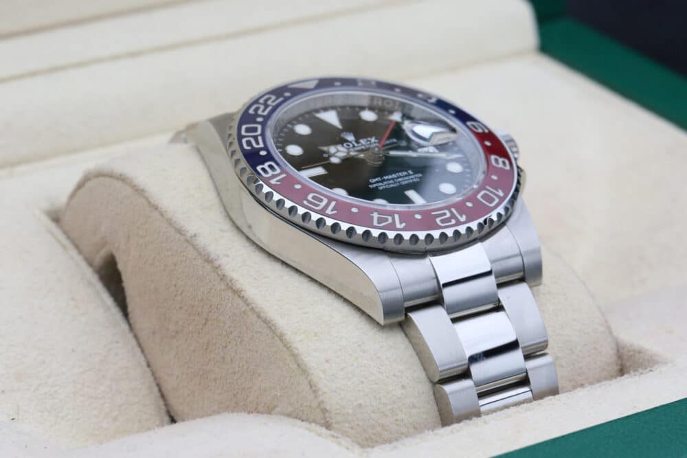 Rolex GMT-Master II Black 126710 BLRO 40mm 2021 Pepsi - Image 6