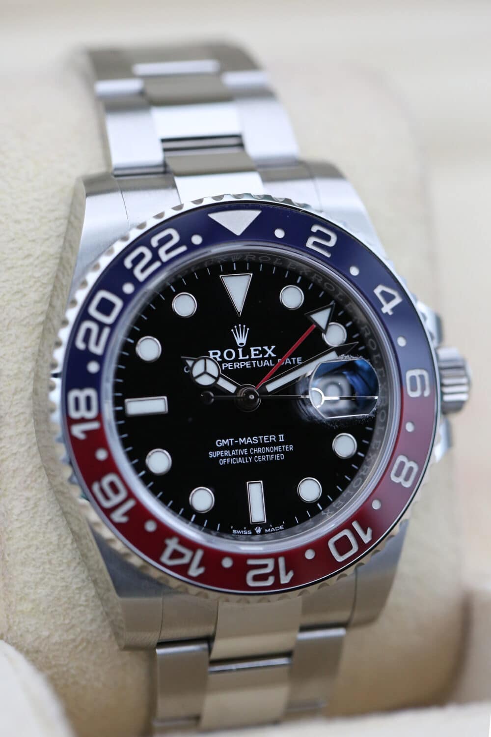 Rolex GMT-Master II Black 126710 BLRO 40mm 2021 Pepsi - Image 4
