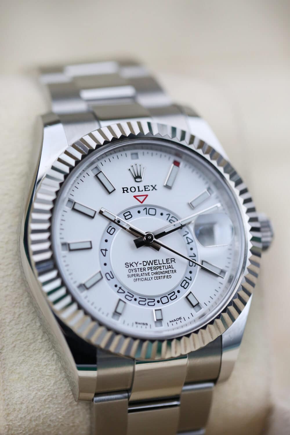 Rolex 326934 White SKYDWELLER  42mm 2023 - Image 2