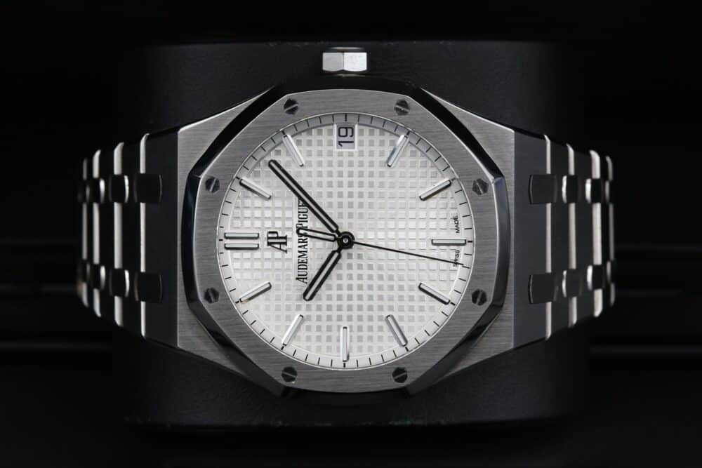 Audemars Piguet 15500ST White ROYAL OAK  41mm 2023 - Image 4