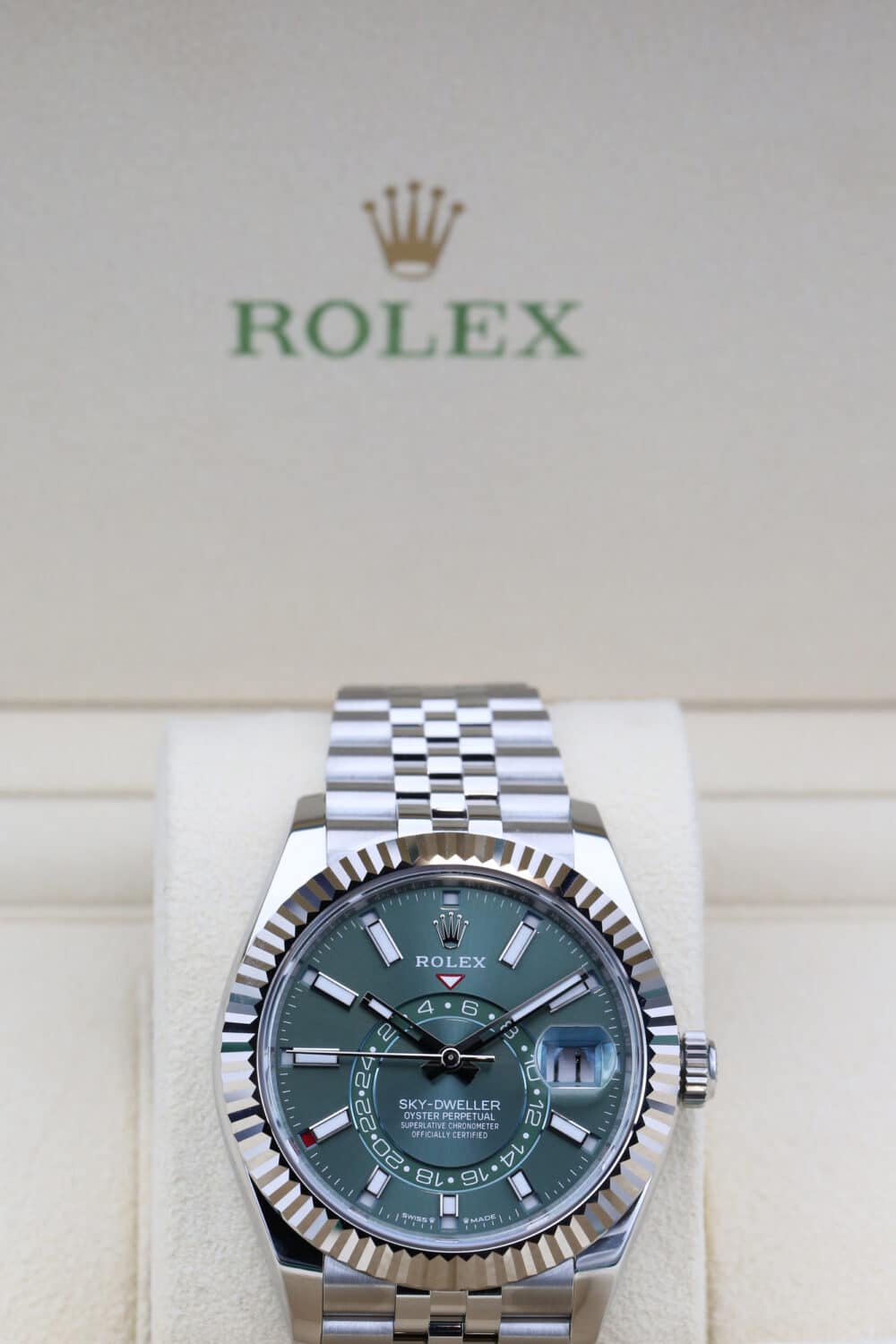 Rolex 336934 Green SKY-DWELLER 42mm 2024 - Image 3