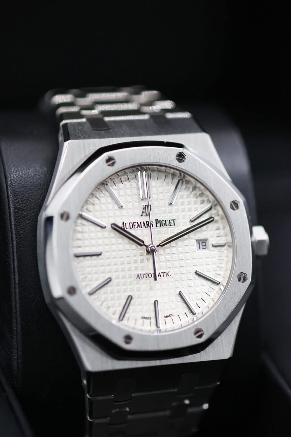 Audemars Piguet 15500ST White ROYAL OAK  41mm 2023 - Image 2