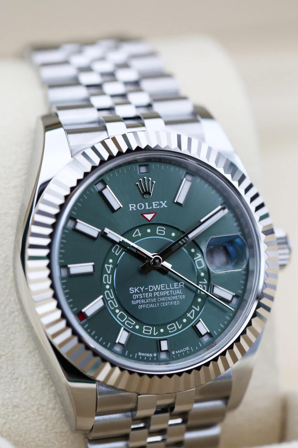 Rolex 336934 Green SKY-DWELLER 42mm 2024 - Image 2