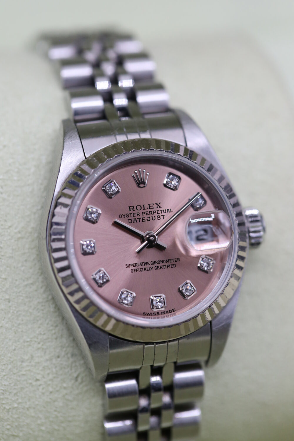 Rolex 79174 Salmon Diamond DATEJUST 26mm 2004 - Image 2