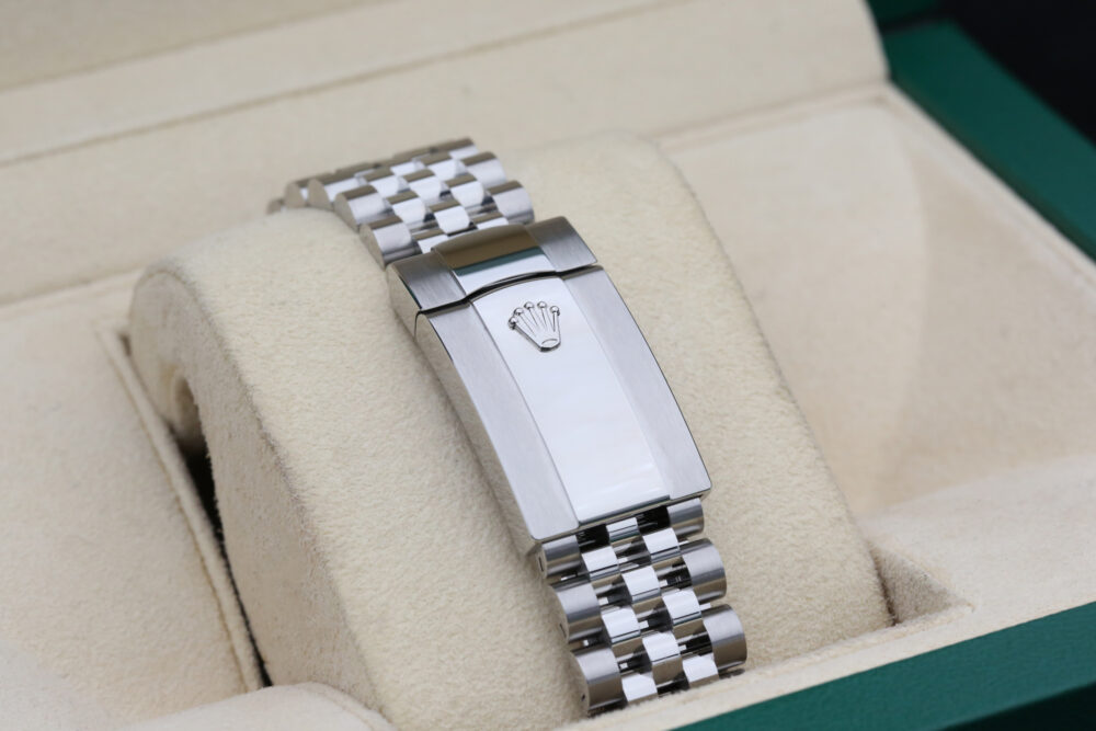 Rolex 126334 White DATEJUST 41mm 2023 - Image 8