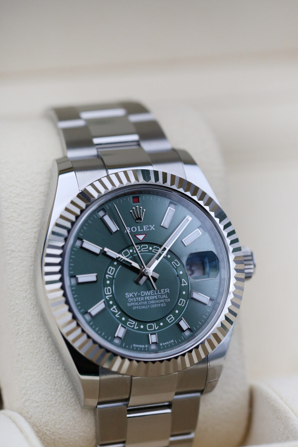 Rolex 336934 Green SKY-DWELLER 42mm 2024 - Image 2