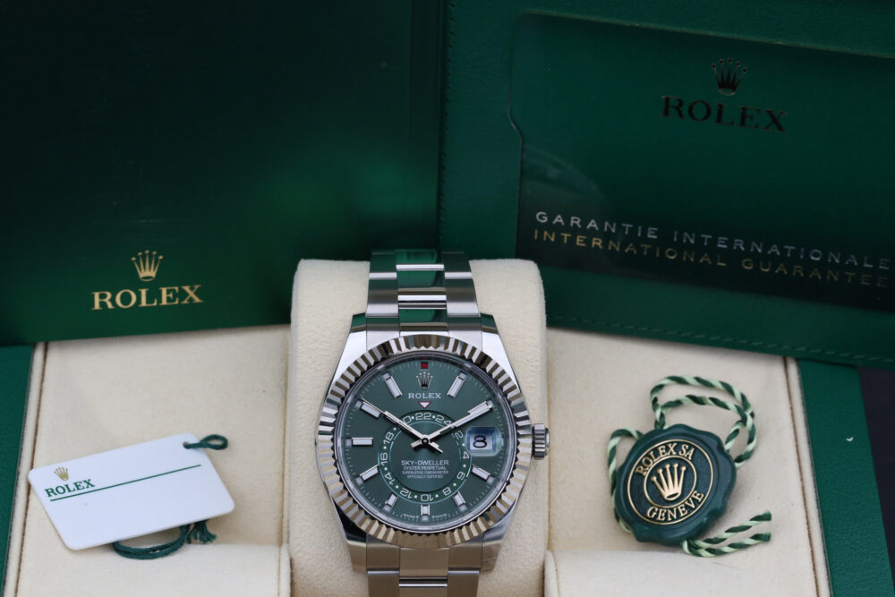 Rolex 336934 Green SKY-DWELLER 42mm 2024 - Image 5