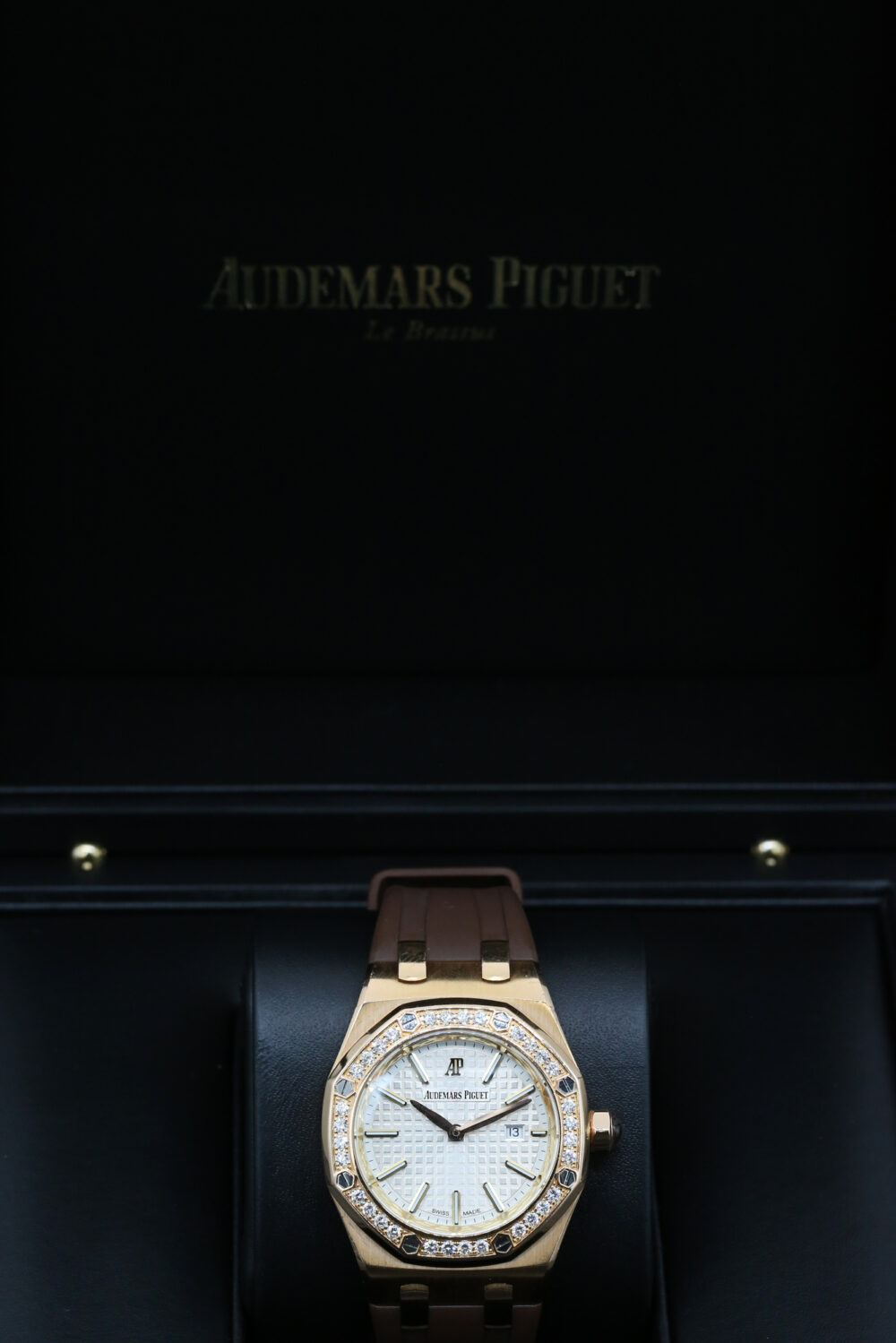Audemars Piguet 67601OR.ZZ.D080CA.01 White LADIES ROYAL OAK 33mm 2010 - Image 4