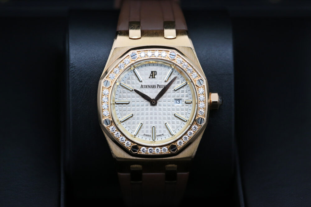 Audemars Piguet 67601OR.ZZ.D080CA.01 White LADIES ROYAL OAK 33mm 2010