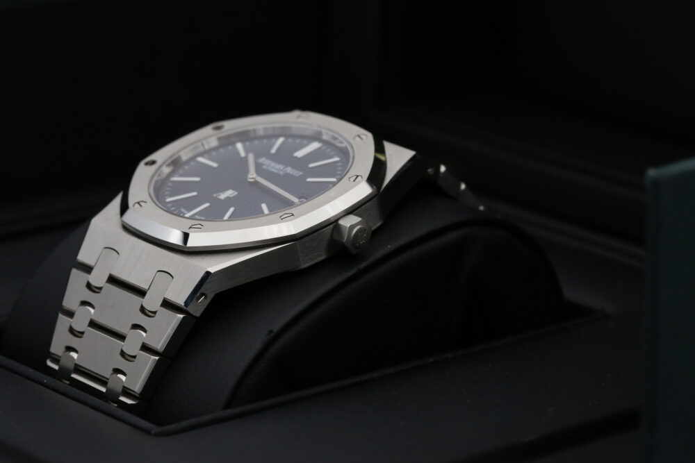 Audemars Piguet 15202ST Blue ROYAL OAK 39mm 2022 - Image 6
