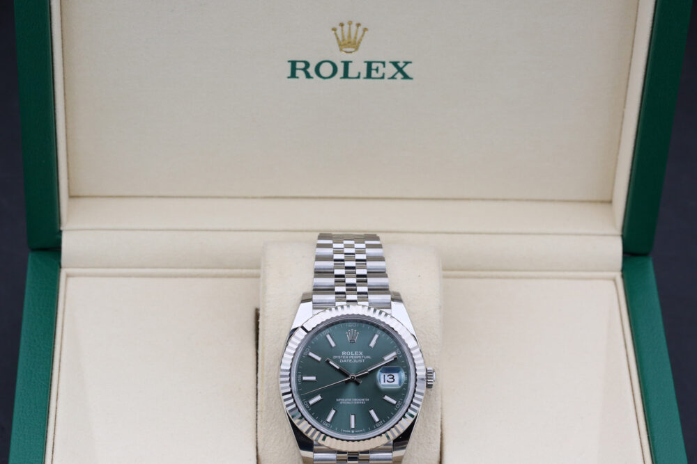 Rolex 126334 Mint Green DATEJUST 41mm 2025 - Image 4