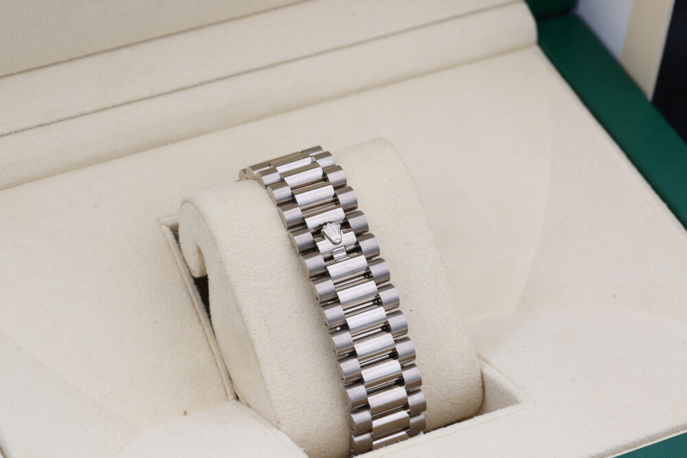 Rolex 228239 Olive DAY-DATE 40mm 2024 - Image 8